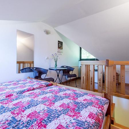 Apartments Jaka โดเลนิสเก ทอปลิตเซ ห้อง รูปภาพ