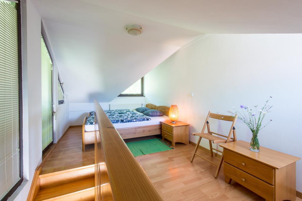 Apartments Jaka โดเลนิสเก ทอปลิตเซ ภายนอก รูปภาพ